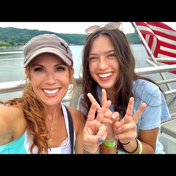 Meet the Posher Tina - Picture 6 of 7